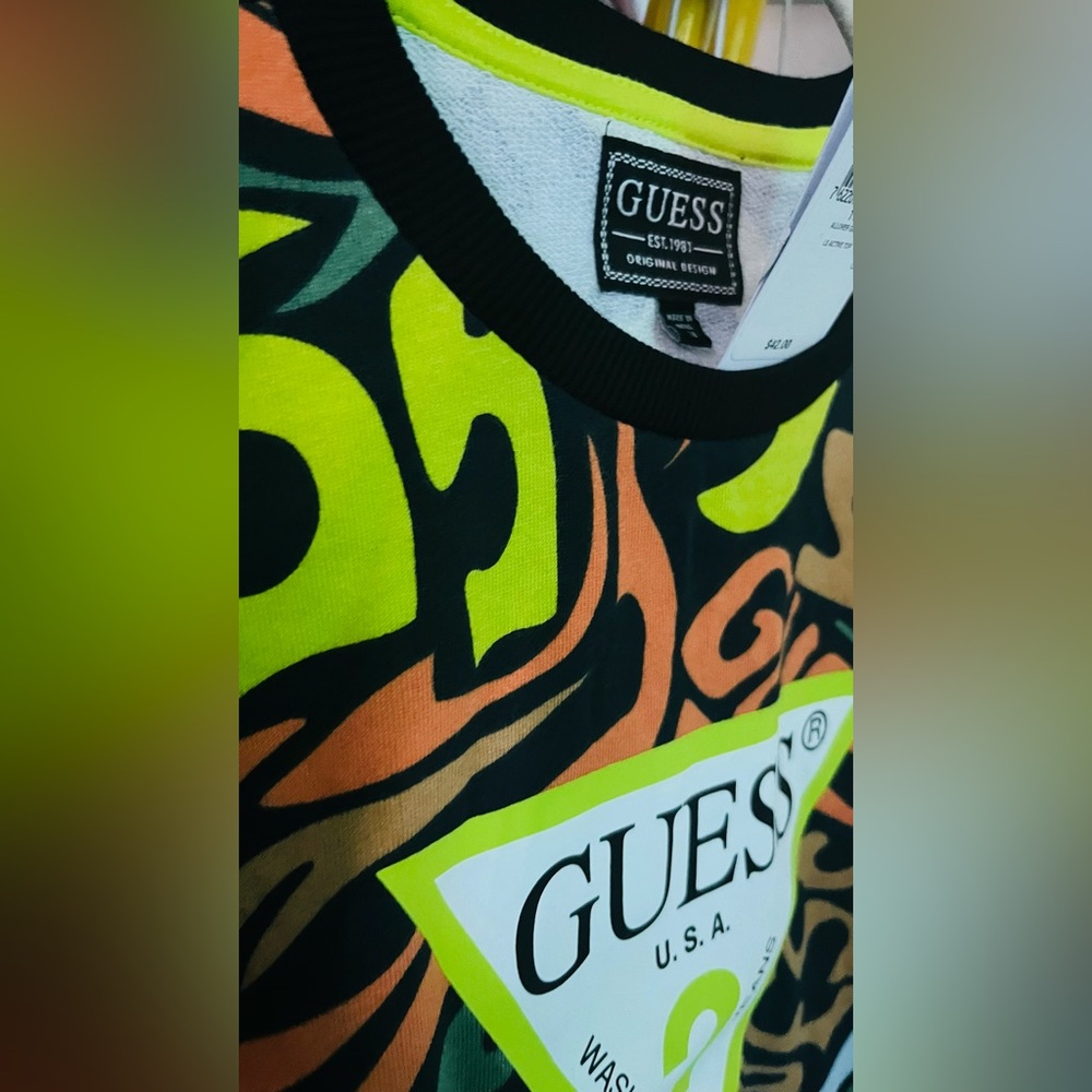 GUESS Vibrant Graphic Long Sleeve Tee - Picture 3 of 6